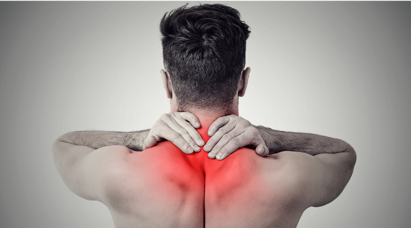 Dor muscular e inflamação nas costas e pescoço - sintoma de fibromialgia